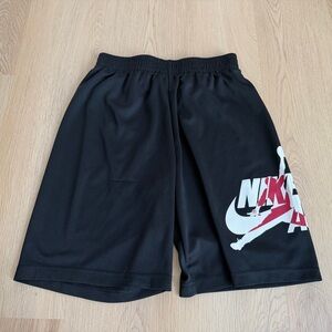 Nike Air Jordan Boys’ Black Basketball Shorts Size L 12-13 Yrs Logo Athletic